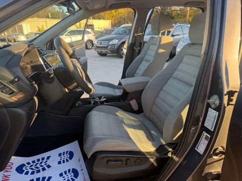 Used 2017 Honda CR-V EX image 14