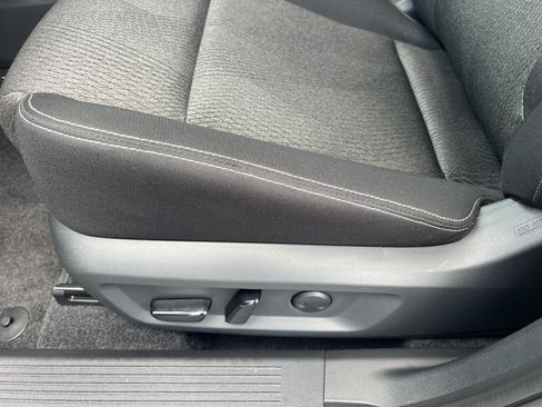 Certified 2026 Nissan Rogue SV FWD image 17
