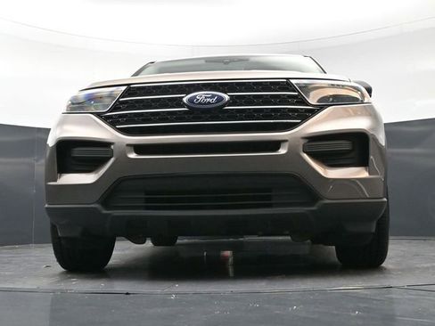 Used 2021 Ford Explorer XLT image 45