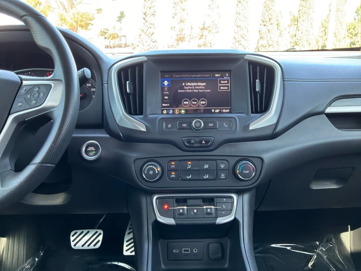 Used 2022 GMC Terrain SLE FWD image 15