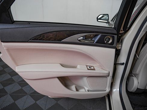 Used 2018 Lincoln MKZ Reserve image 23