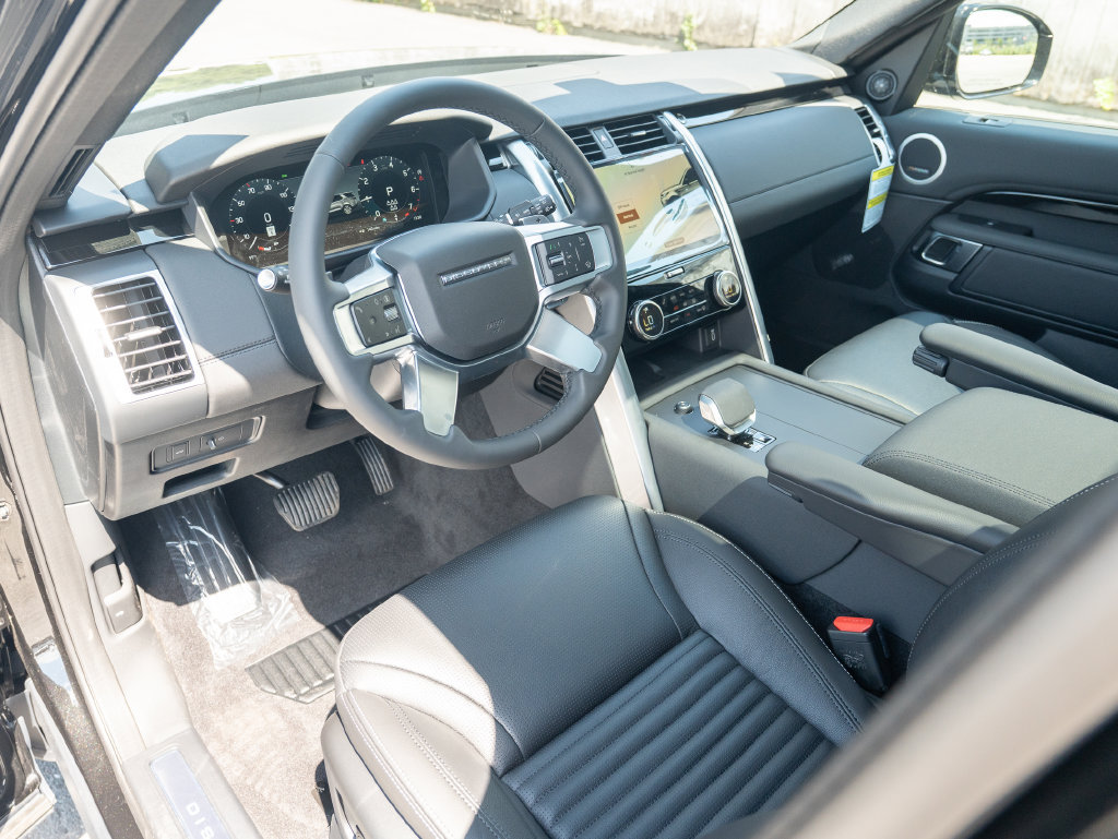 New 2026 Land Rover Discovery Dynamic SE AWD/4WD image 11