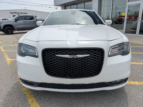 Used 2019 Chrysler 300 S RWD image 2