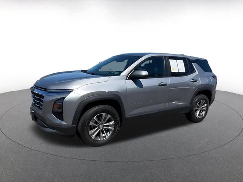 Used 2025 Chevrolet Equinox LT FWD image 7