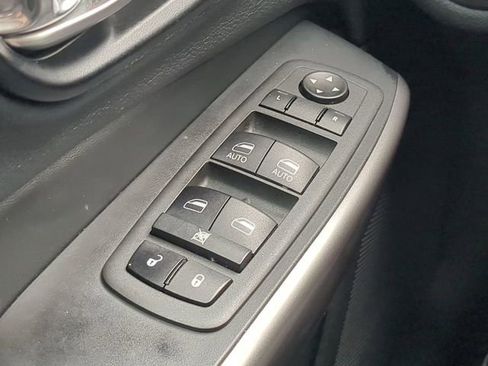 Used 2022 Jeep Cherokee Limited AWD/4WD image 30