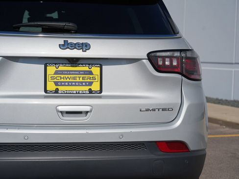 Used 2025 Jeep Compass Limited AWD/4WD image 10