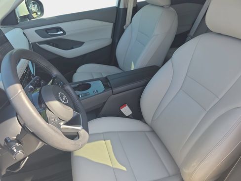 Used 2024 Nissan Rogue SL w/ SL Premium Package FWD image 15