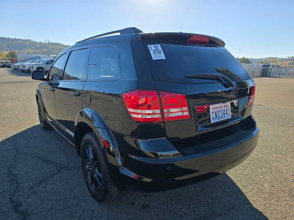 Used 2020 Dodge Journey SE w/ Blacktop Package FWD image 2