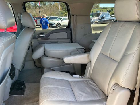 Used 2011 GMC Yukon XL SLT image 22