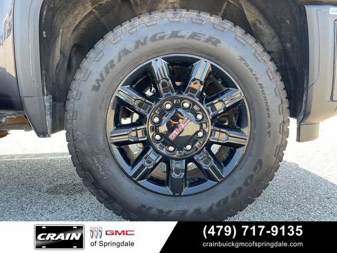 Used 2025 GMC Sierra 2500 AT4 w/ AT4 Premium Plus Package AWD/4WD image 31