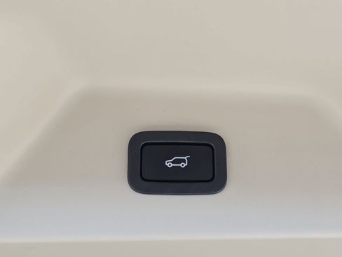 Certified 2018 Land Rover Range Rover HSE AWD/4WD image 16