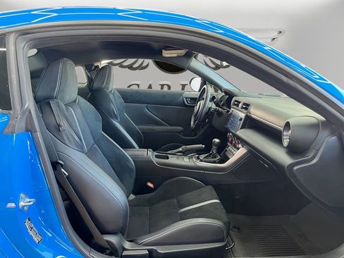 Used 2022 Toyota GR86 Premium image 16