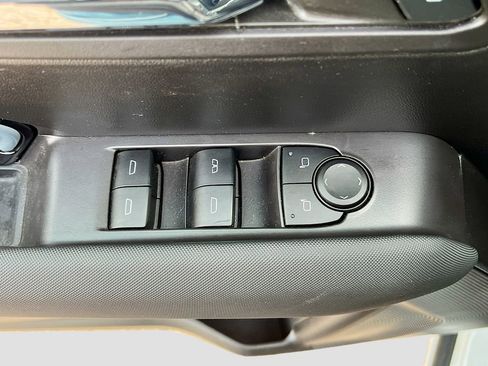 Used 2024 Chevrolet Colorado Z71 w/ Safety Package image 16