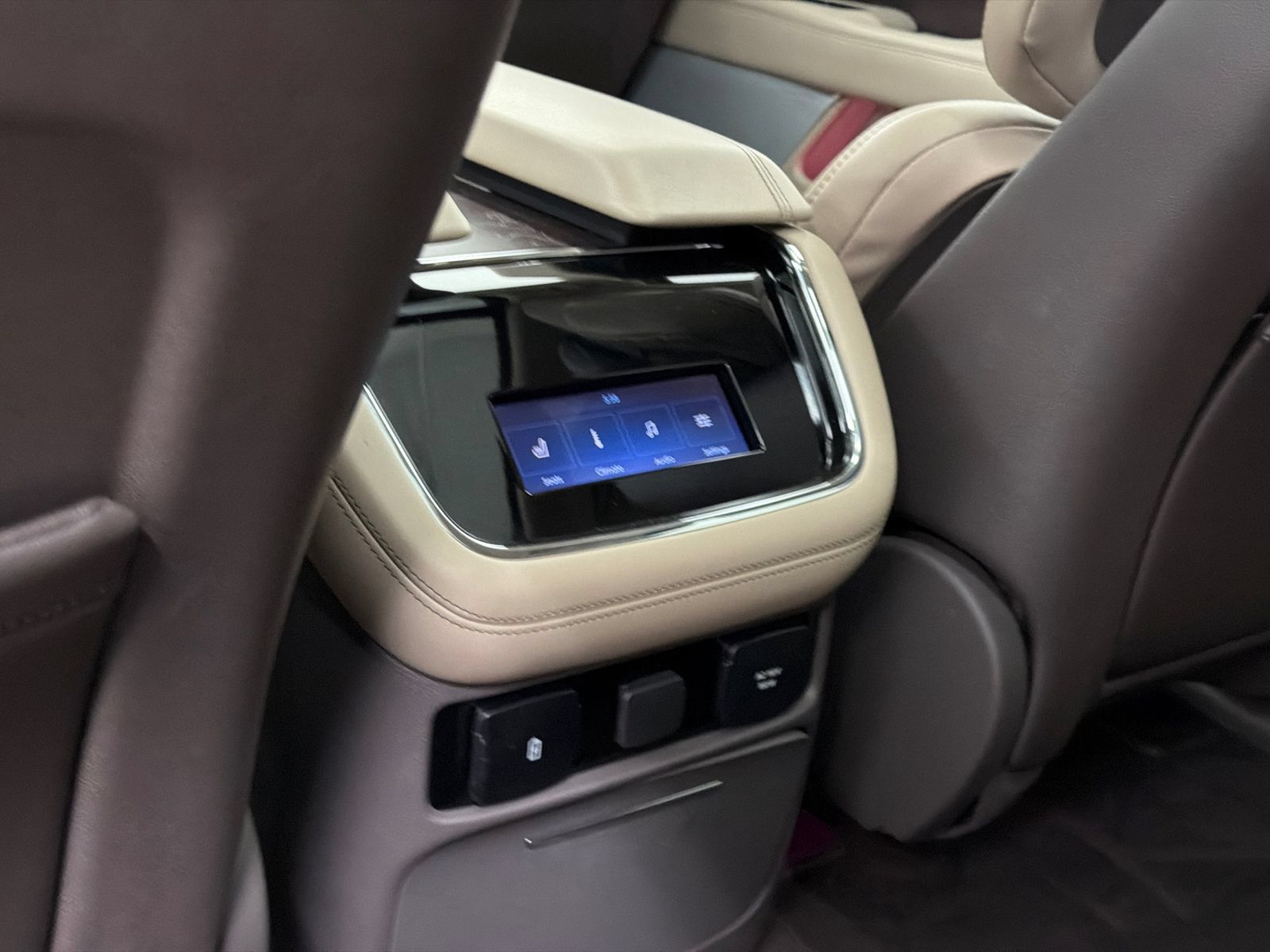 Certified 2023 Lincoln Navigator Reserve AWD/4WD image 22