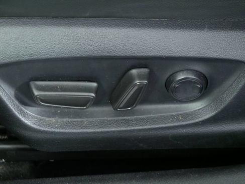 Used 2023 Toyota Camry SE FWD image 21