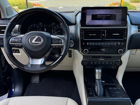 Used 2023 Lexus GX 460 Premium w/ Accessory Package AWD/4WD image 13