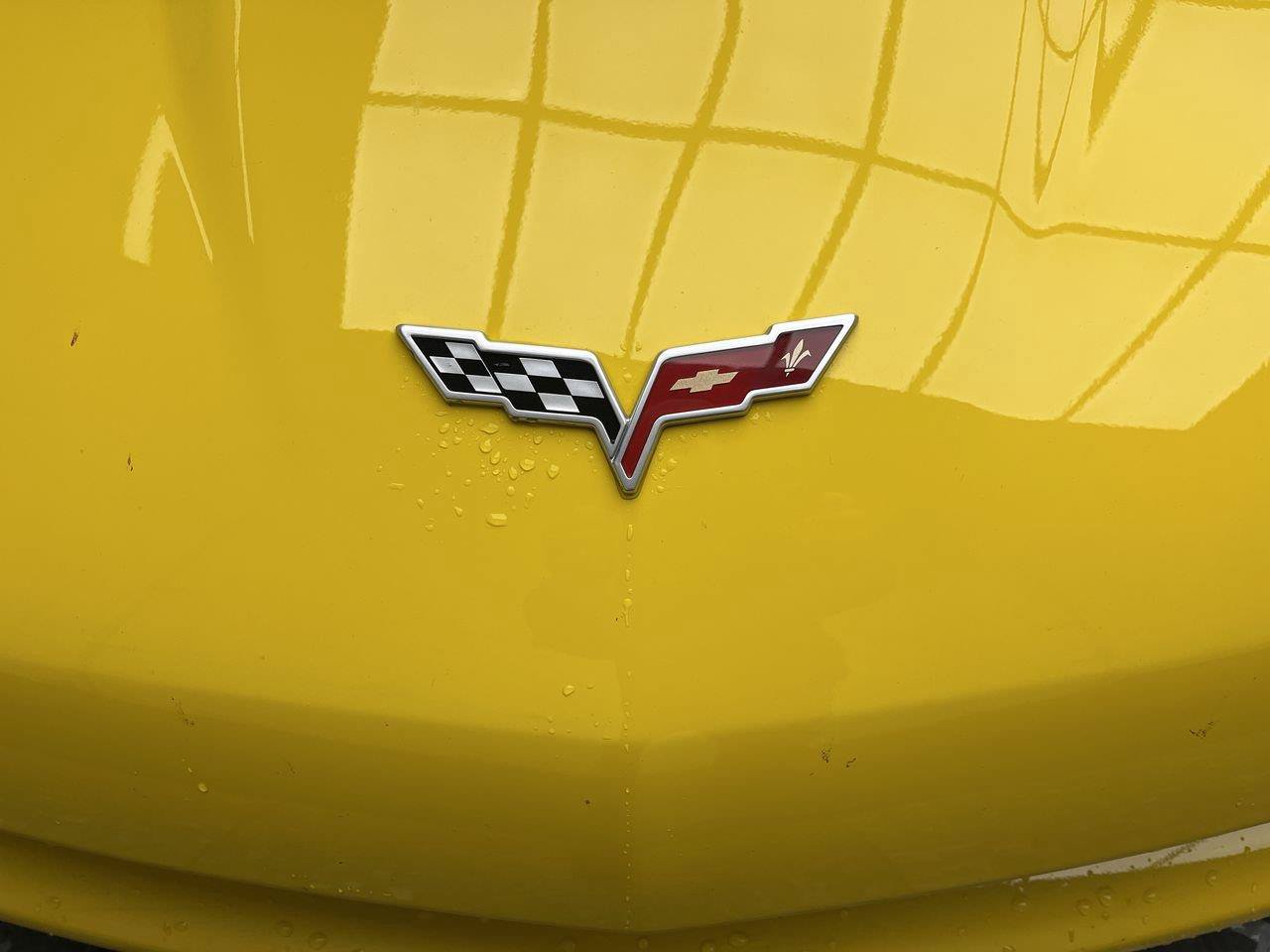 Used 2007 Chevrolet Corvette Coupe w/ Performance Package RWD image 22