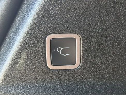 New 2026 Chrysler Voyager LX FWD image 15