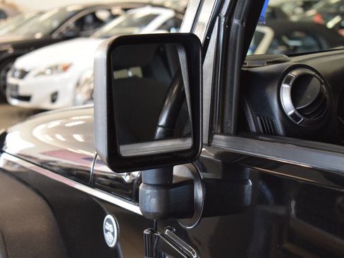 Used 2018 Jeep Wrangler Unlimited Sport S AWD/4WD image 39