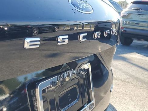 Certified 2022 Ford Escape Titanium w/ Class II Trailer Tow Package image 8