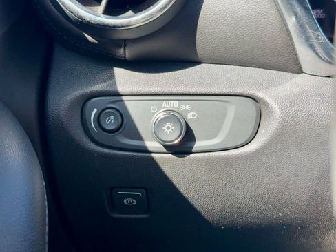 Used 2021 Chevrolet Blazer LT FWD image 25
