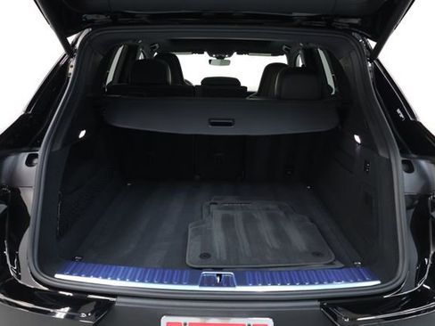 Used 2026 Porsche Cayenne AWD/4WD image 68
