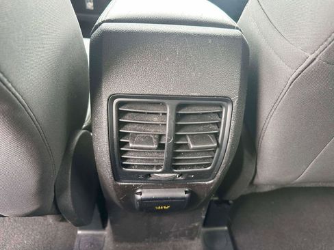 Used 2017 Ford Escape SE w/ Equipment Group 201A FWD image 11
