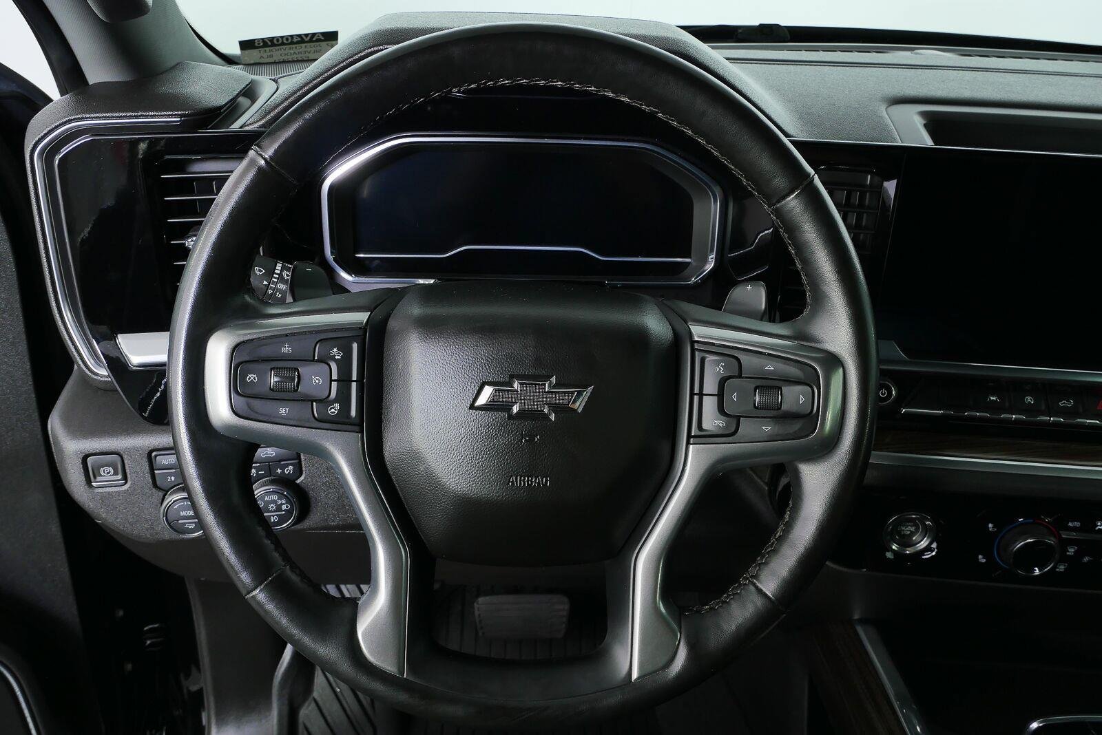 Used 2023 Chevrolet Silverado 1500 RST AWD/4WD image 9