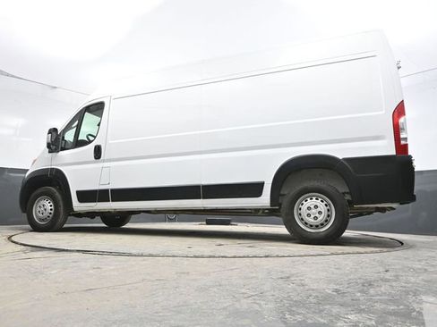Used 2024 RAM ProMaster 2500 w/ Convenience Group image 32