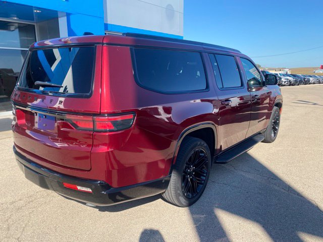 Used 2024 Jeep Wagoneer L Series II w/ Convenience Group I AWD/4WD image 2