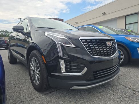 Used 2023 Cadillac XT5 Premium Luxury FWD image 2