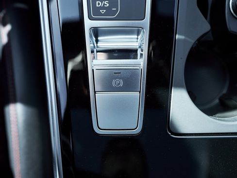 Used 2024 Audi RS 7 Performance w/ Black Optic Package image 68