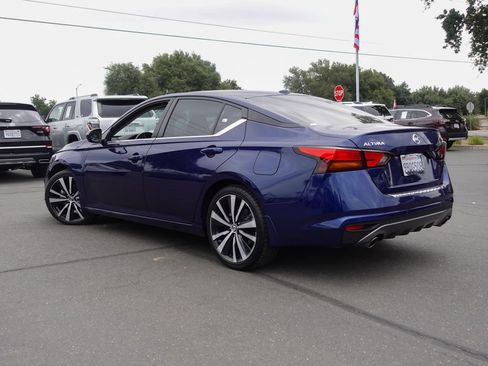 Used 2022 Nissan Altima 2.5 SR FWD image 9