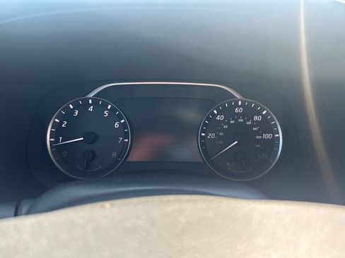 Certified 2022 Nissan Frontier SV w/ Technology Package AWD/4WD image 19