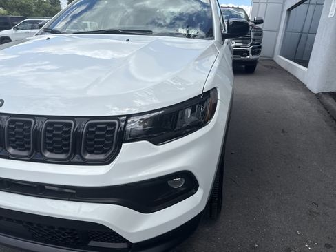 Certified 2025 Jeep Compass Latitude w/ Convenience Group AWD/4WD image 10