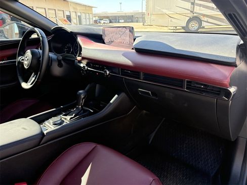 Used 2025 MAZDA MAZDA3 Hatchback w/ Appearance Package image 29