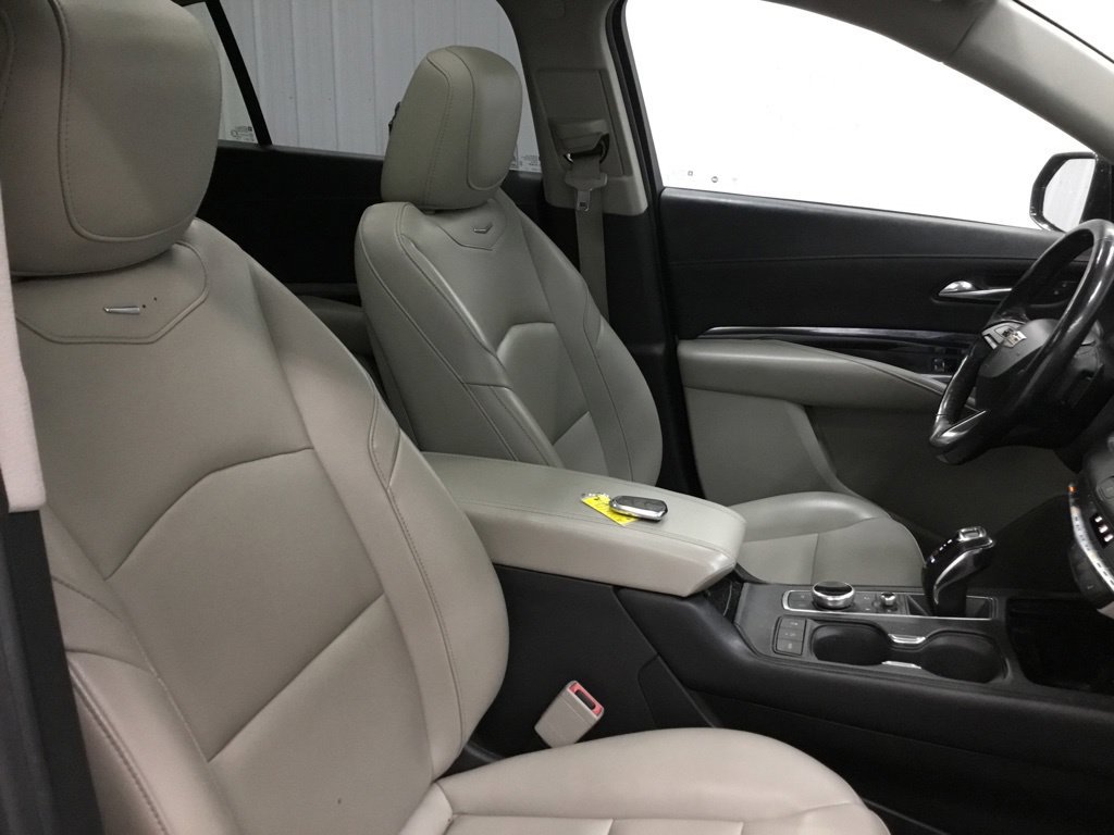 Used 2019 Cadillac XT4 Luxury w/ Cold Weather Package AWD/4WD image 37