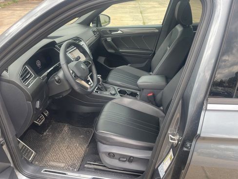 Used 2022 Volkswagen Tiguan SE R-Line AWD/4WD image 6
