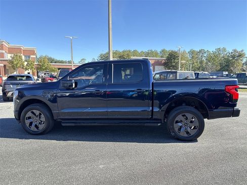 Used 2022 Ford F150 Lightning Lariat image 6