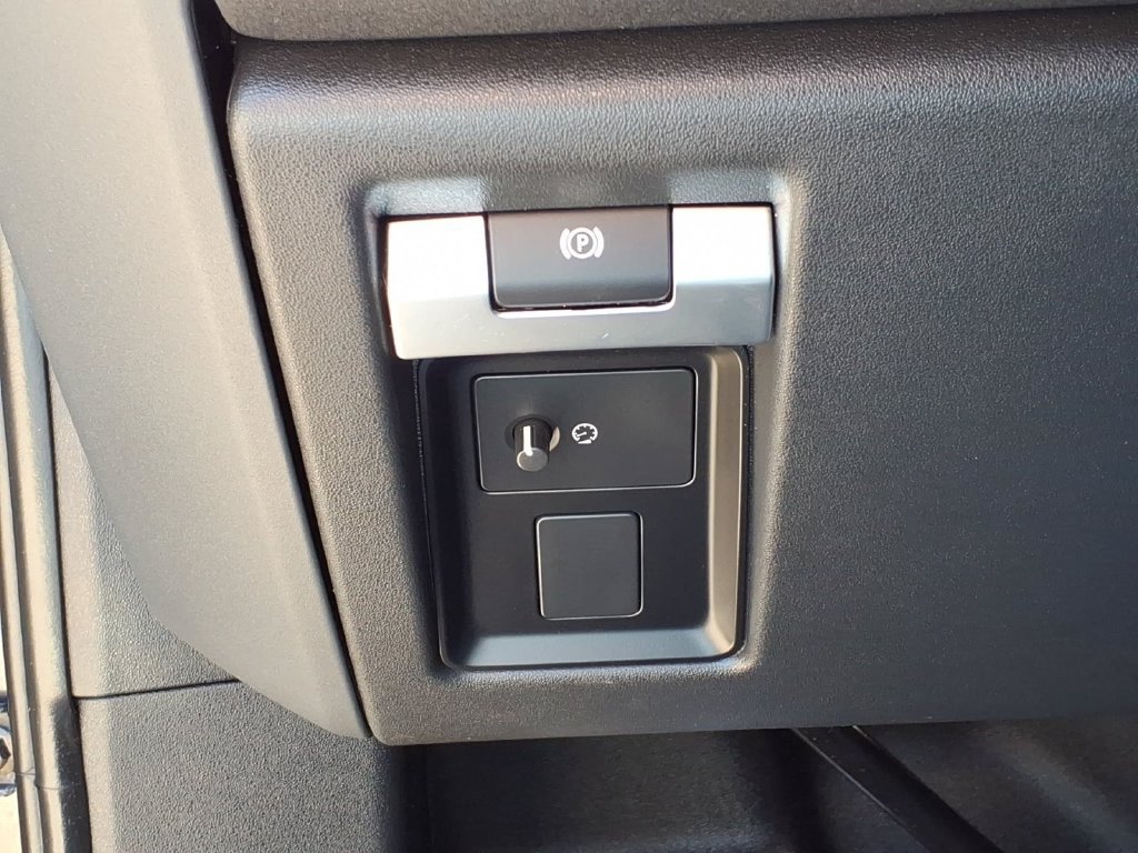 Used 2022 Land Rover Defender 110 X-Dynamic SE AWD/4WD image 20