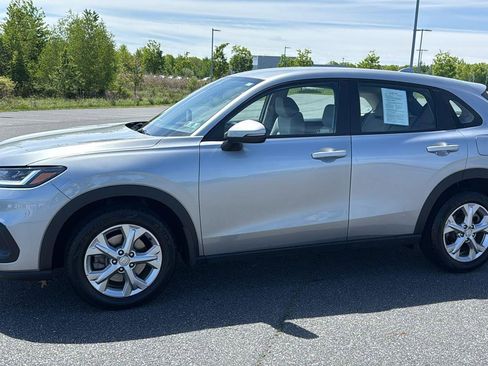 Used 2023 Honda HR-V LX image 12