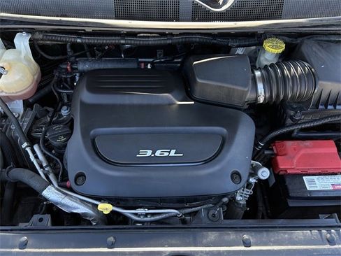 Used 2017 Chrysler Pacifica Touring-L Plus image 36