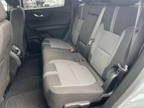 Used 2025 Chevrolet Blazer LT FWD image 19