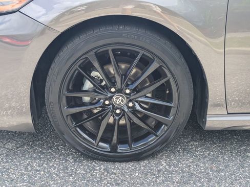 Used 2023 Toyota Camry XSE FWD image 9