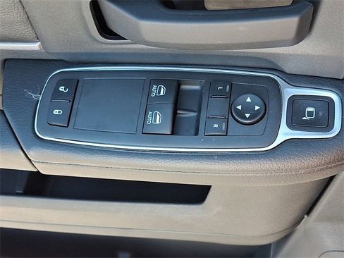 Used 2024 RAM 2500 Tradesman w/ Chrome Appearance Group image 25