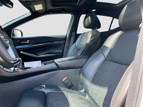Used 2023 Nissan Maxima SR w/ Sport Mat Group image 22