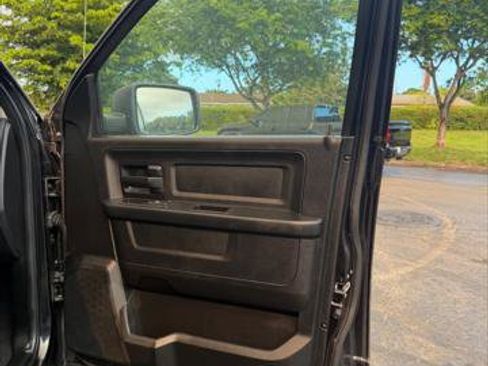 Used 2017 RAM 1500 Express AWD/4WD image 13