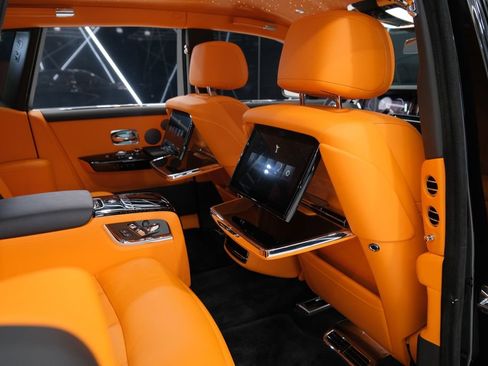 Used 2025 Rolls-Royce Phantom Sedan image 50