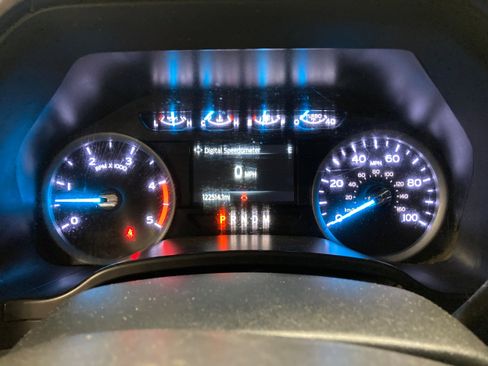 Used 2021 Ford F250 XLT w/ FX4 Off-Road Package image 24