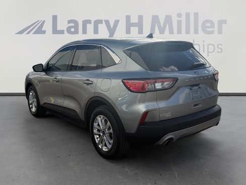 Used 2022 Ford Escape SE w/ Convenience Package image 3